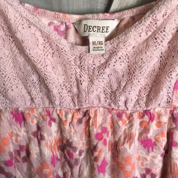 Angled Flowy Crop Top - Picture 2 of 4